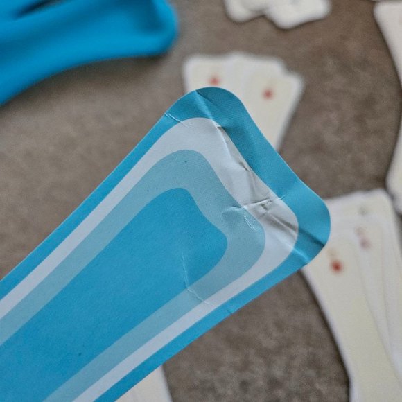 Vintage Umbra BowWow Playing Cards -Dog Bone Shaped Cards in Blue Case- Full Set - Picture 6 of 8